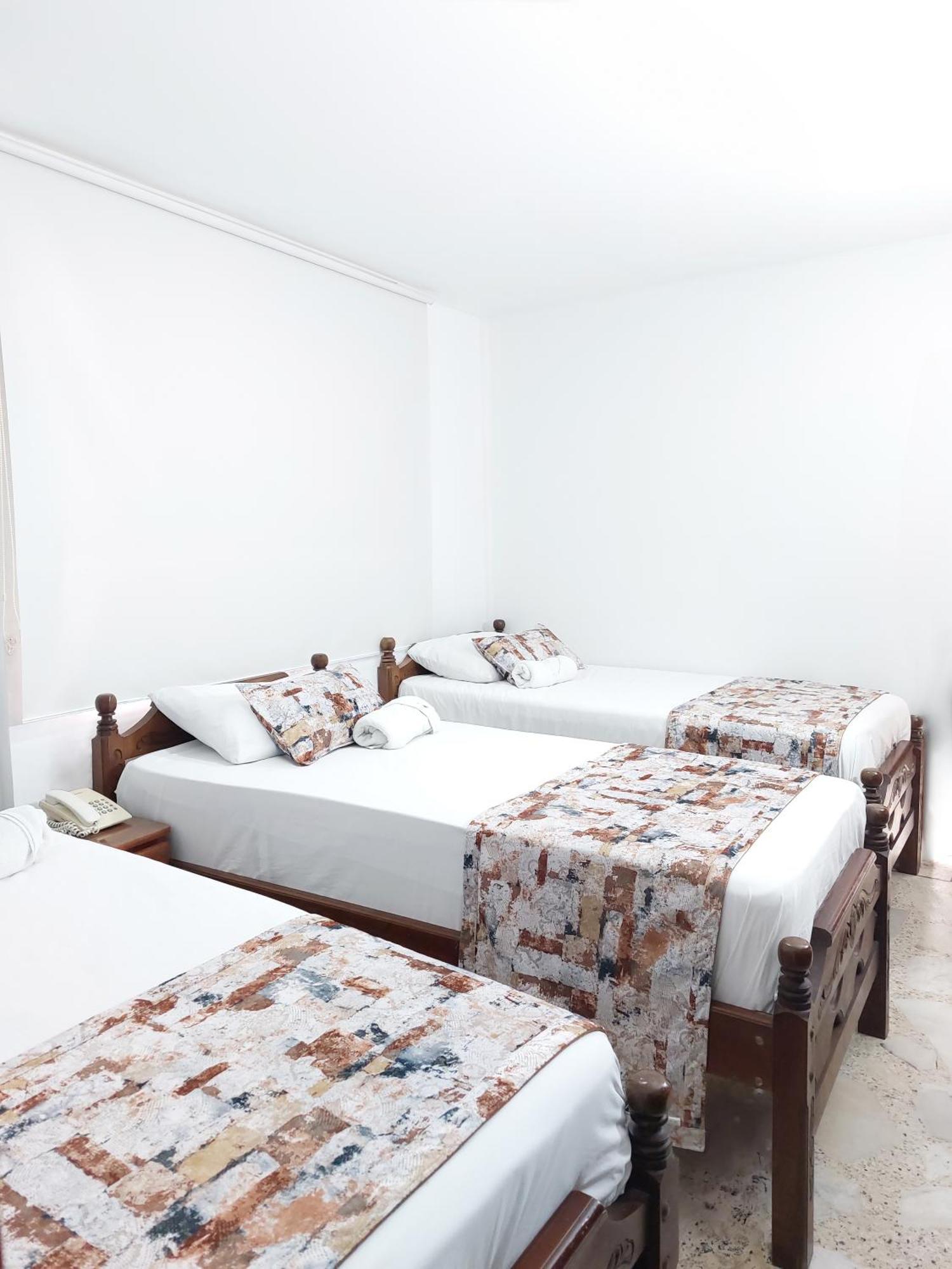Hotel Steven Буенавентура Екстериор снимка